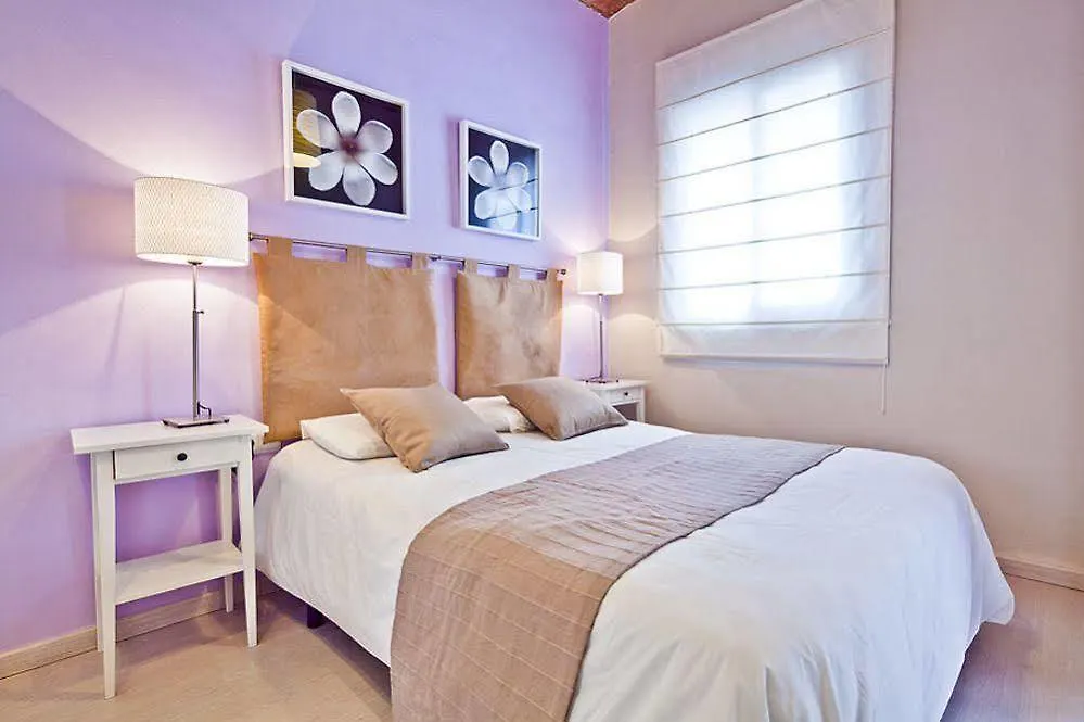 Montserrat Apartment elérhetőségei